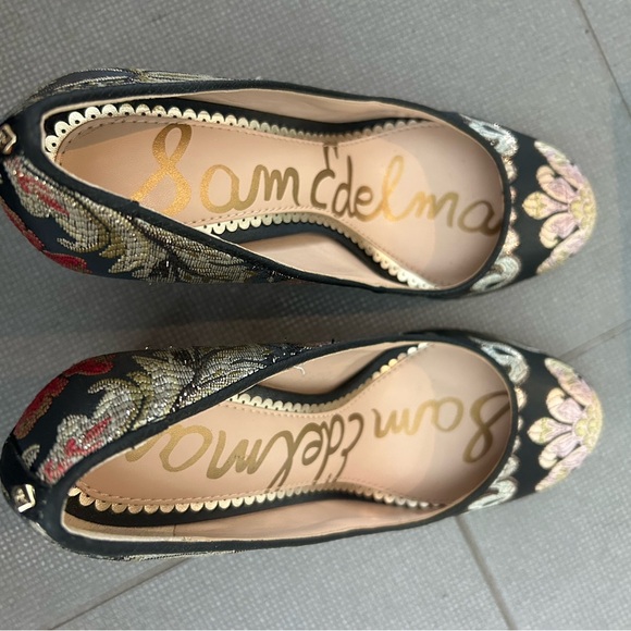 Sam Edelman Embroidered Block Heel - Picture 2 of 4